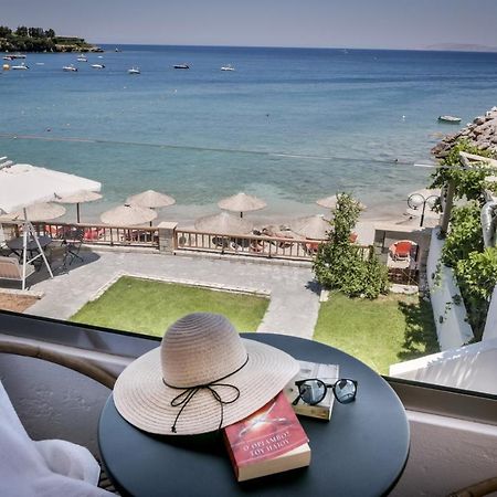 Laia Seafront Luxury Apartments Agia Pelagia Exterior foto