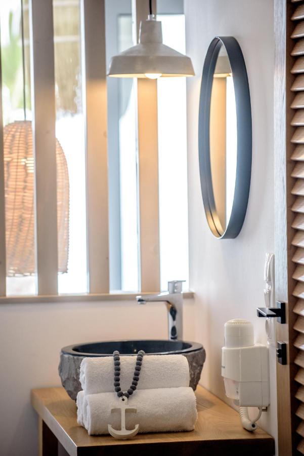 Laia Seafront Luxury Apartments Agia Pelagia Exterior foto
