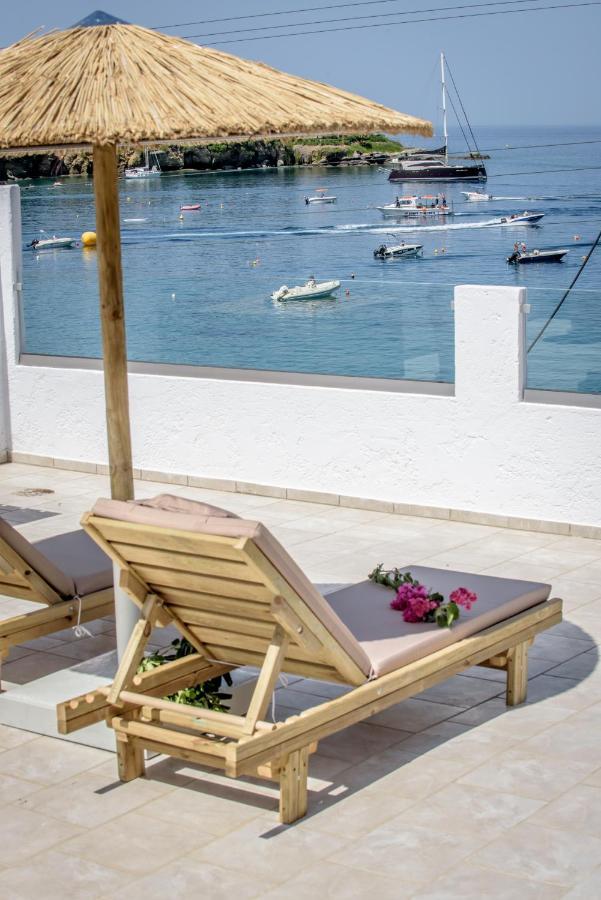 Laia Seafront Luxury Apartments Agia Pelagia Exterior foto