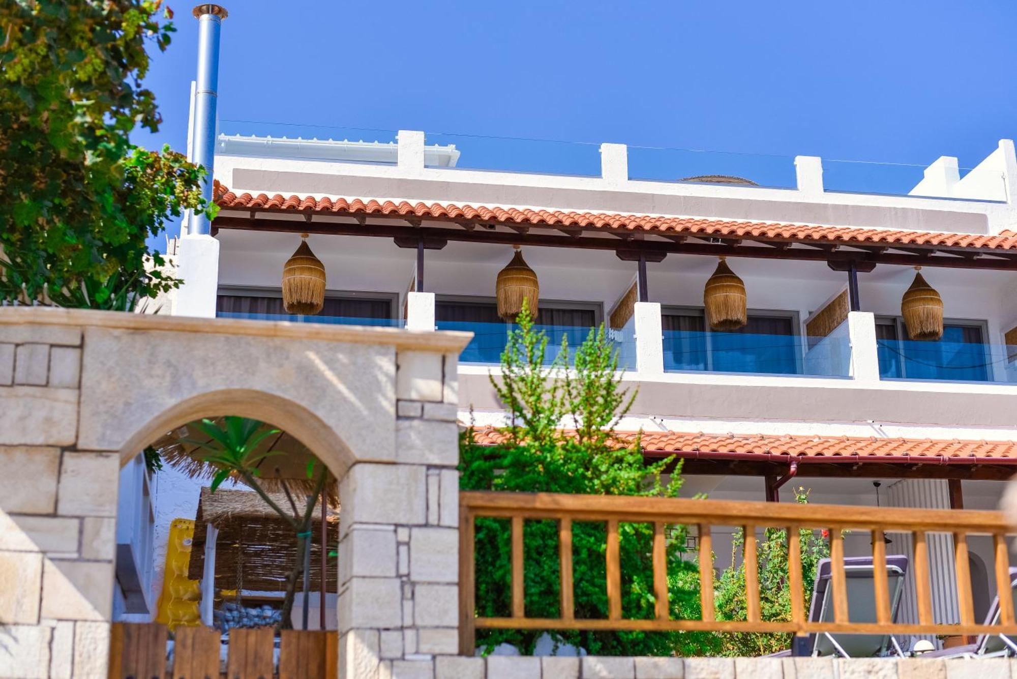 Laia Seafront Luxury Apartments Agia Pelagia Exterior foto